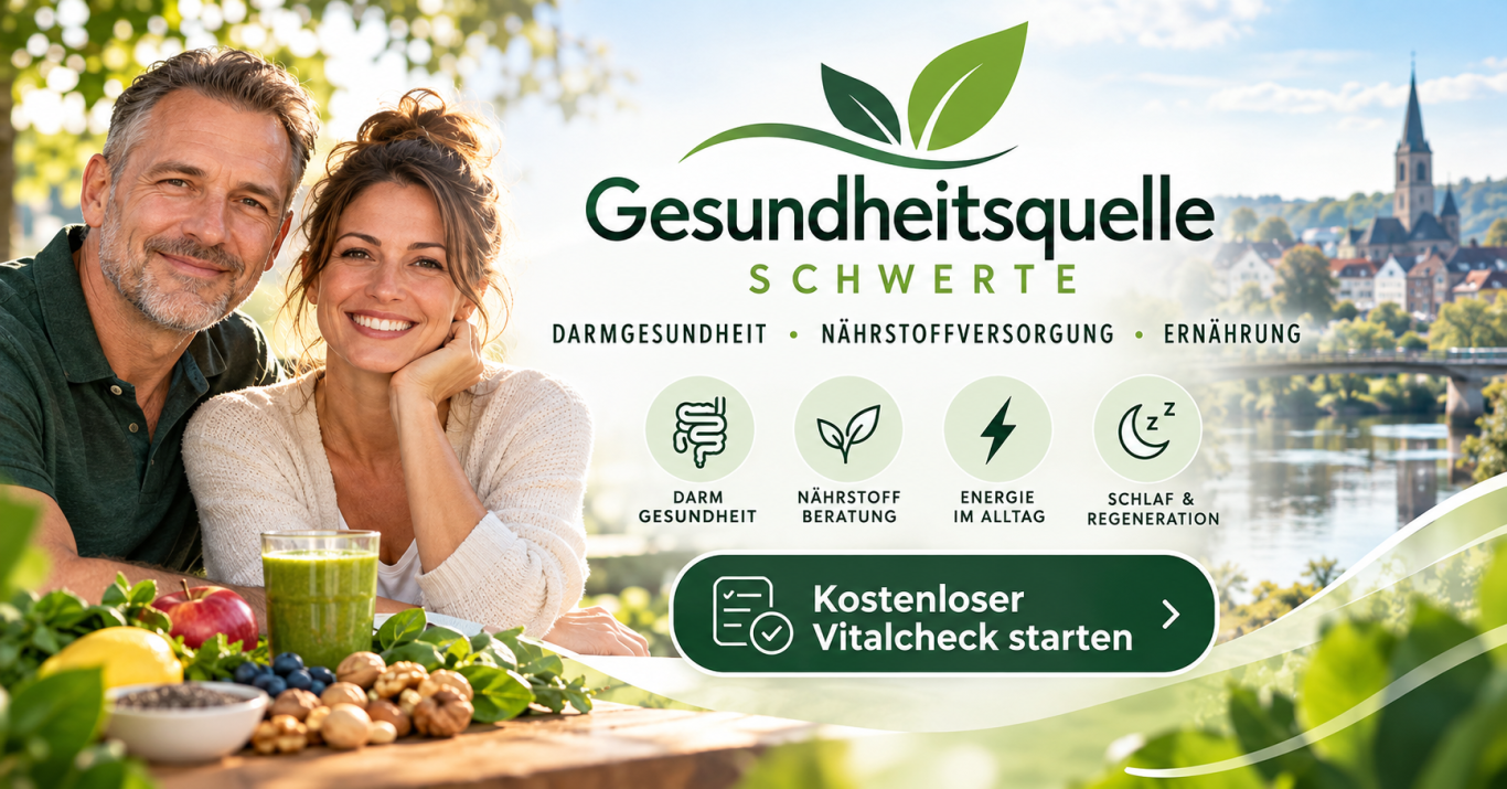 Gesundheitsquelle-Schwerte Auf dem Bild sieht man eine Frau und einen Mann. Saft, Obst, Gemüse und Nüsse vor ihnen auf dem Tisch.